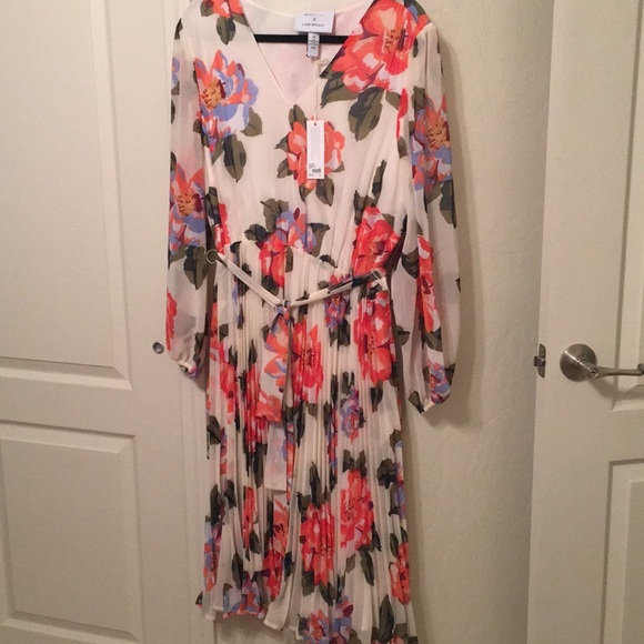 NWT Pleated dress - Picture 2 of 4